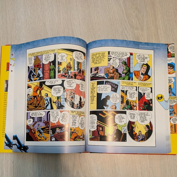 Batman Book War Years 1939-1945: Presenting Over 20 Classic Full Length DC Tales - Picture 7 of 11